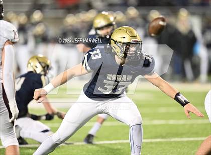 Thumbnail 2 in Walsh Jesuit vs. Archbishop Hoban (OHSAA D2 Regional Final) photogallery.