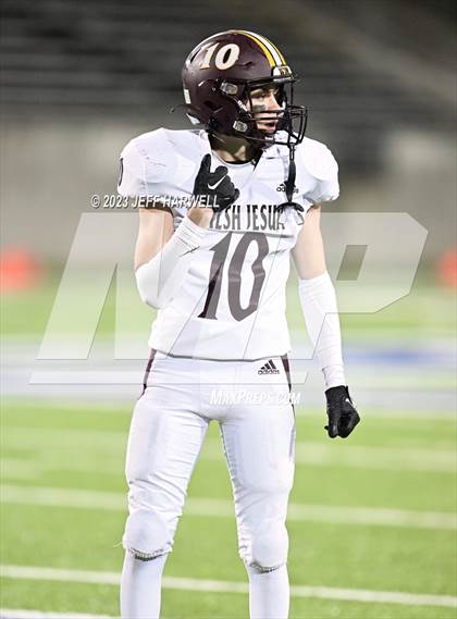 Thumbnail 1 in Walsh Jesuit vs. Archbishop Hoban (OHSAA D2 Regional Final) photogallery.