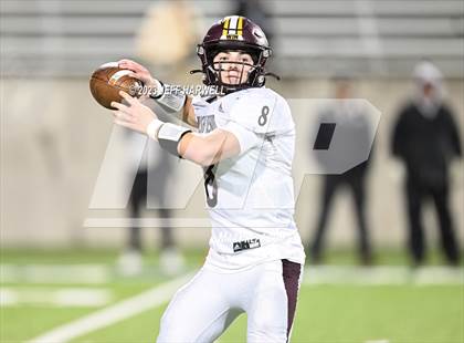 Thumbnail 1 in Walsh Jesuit vs. Archbishop Hoban (OHSAA D2 Regional Final) photogallery.
