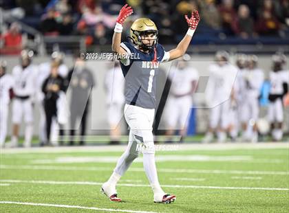 Thumbnail 2 in Walsh Jesuit vs. Archbishop Hoban (OHSAA D2 Regional Final) photogallery.