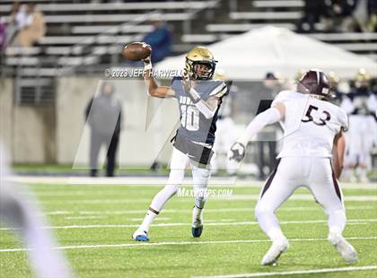 Thumbnail 3 in Walsh Jesuit vs. Archbishop Hoban (OHSAA D2 Regional Final) photogallery.