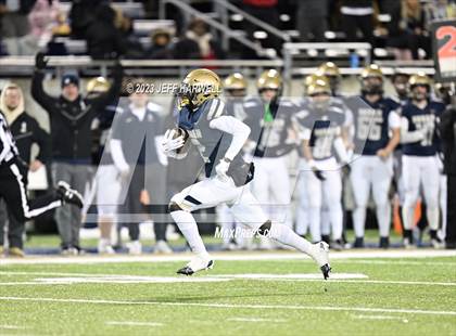 Thumbnail 2 in Walsh Jesuit vs. Archbishop Hoban (OHSAA D2 Regional Final) photogallery.