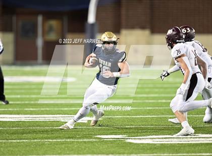 Thumbnail 2 in Walsh Jesuit vs. Archbishop Hoban (OHSAA D2 Regional Final) photogallery.