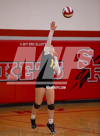 Thumbnail 2 in Clarion Area vs Maplewood (PIAA A Semifinal) photogallery.