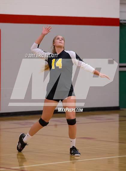 Thumbnail 2 in Clarion Area vs Maplewood (PIAA A Semifinal) photogallery.