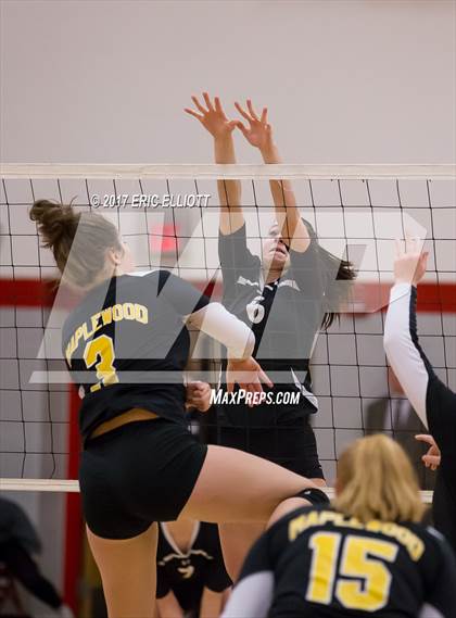 Thumbnail 1 in Clarion Area vs Maplewood (PIAA A Semifinal) photogallery.