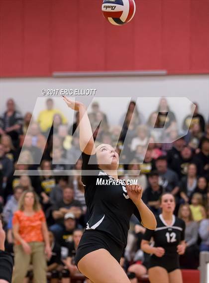 Thumbnail 1 in Clarion Area vs Maplewood (PIAA A Semifinal) photogallery.