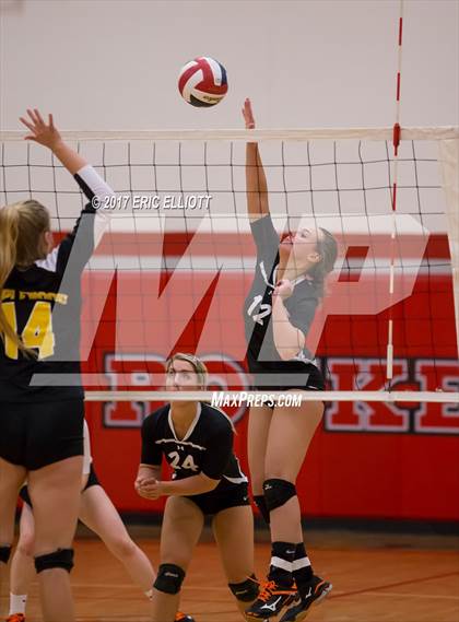 Thumbnail 2 in Clarion Area vs Maplewood (PIAA A Semifinal) photogallery.