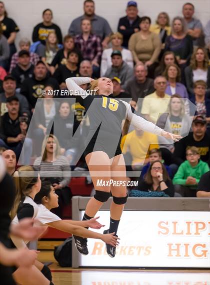 Thumbnail 2 in Clarion Area vs Maplewood (PIAA A Semifinal) photogallery.