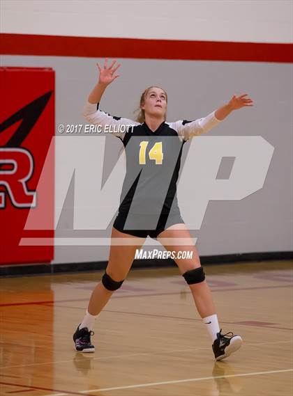 Thumbnail 3 in Clarion Area vs Maplewood (PIAA A Semifinal) photogallery.