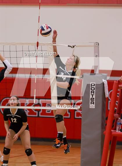 Thumbnail 3 in Clarion Area vs Maplewood (PIAA A Semifinal) photogallery.