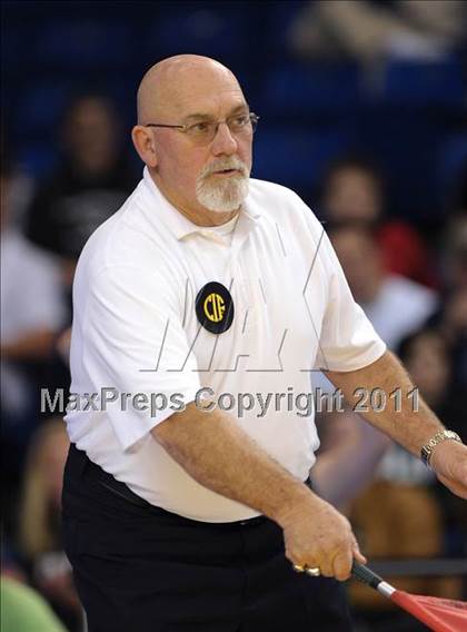 Thumbnail 3 in Long Beach Poly vs. Palo Alto (CIF State D1 Final) photogallery.