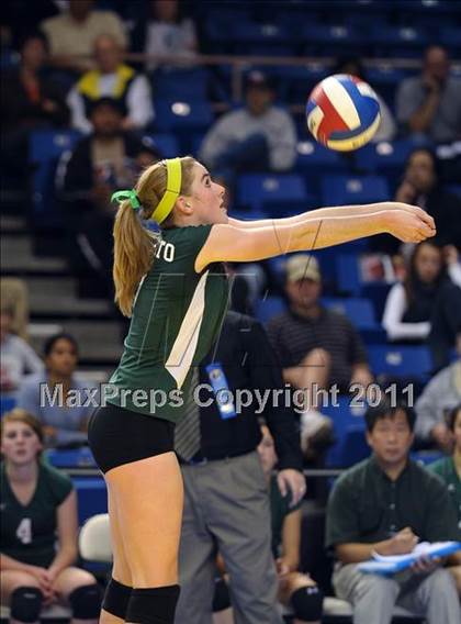 Thumbnail 3 in Long Beach Poly vs. Palo Alto (CIF State D1 Final) photogallery.