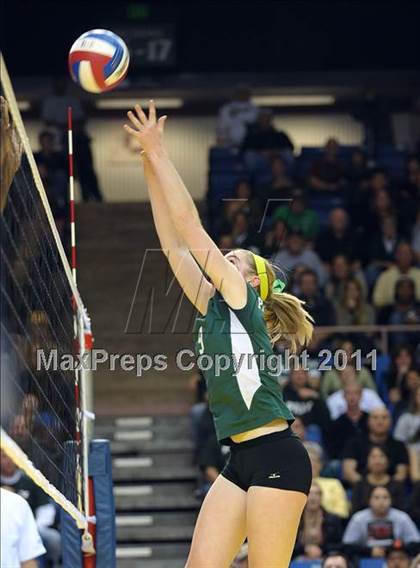 Thumbnail 2 in Long Beach Poly vs. Palo Alto (CIF State D1 Final) photogallery.