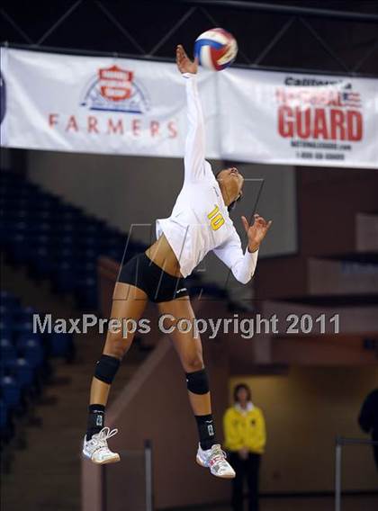 Thumbnail 3 in Long Beach Poly vs. Palo Alto (CIF State D1 Final) photogallery.