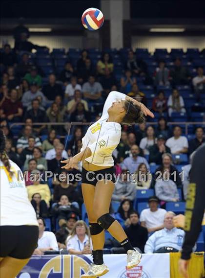 Thumbnail 1 in Long Beach Poly vs. Palo Alto (CIF State D1 Final) photogallery.