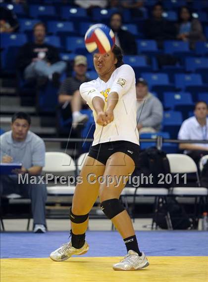 Thumbnail 2 in Long Beach Poly vs. Palo Alto (CIF State D1 Final) photogallery.