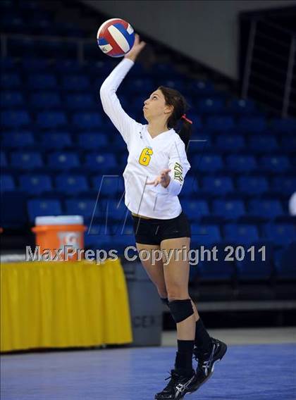 Thumbnail 1 in Long Beach Poly vs. Palo Alto (CIF State D1 Final) photogallery.