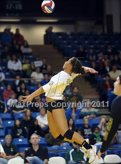 Thumbnail 3 in Long Beach Poly vs. Palo Alto (CIF State D1 Final) photogallery.