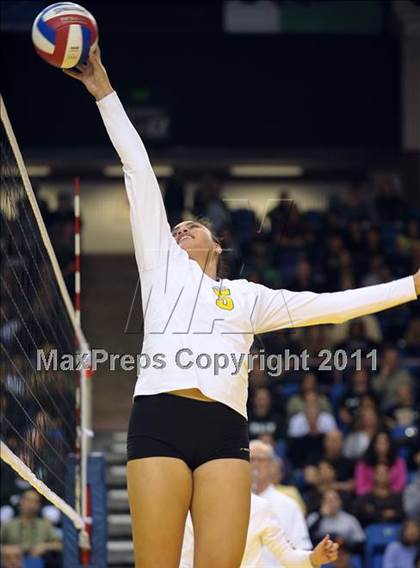 Thumbnail 3 in Long Beach Poly vs. Palo Alto (CIF State D1 Final) photogallery.