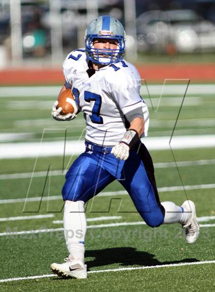 Thumbnail 1 in Holton vs Mulvane (KSHSAA 4A Regional Playoff) photogallery.