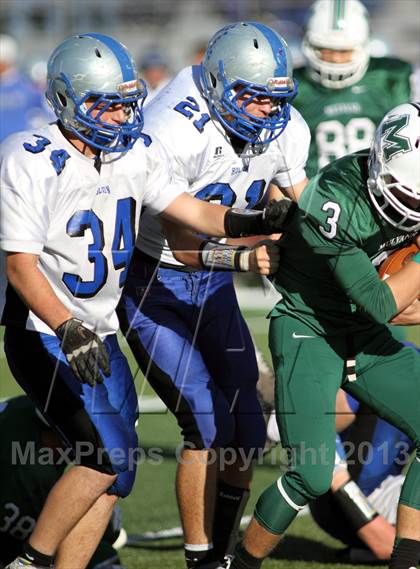 Thumbnail 2 in Holton vs Mulvane (KSHSAA 4A Regional Playoff) photogallery.