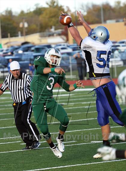 Thumbnail 1 in Holton vs Mulvane (KSHSAA 4A Regional Playoff) photogallery.