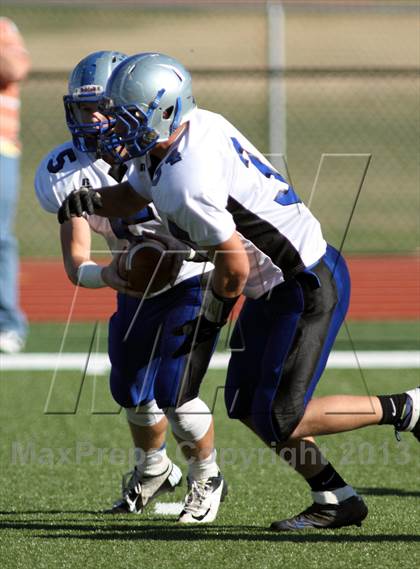 Thumbnail 2 in Holton vs Mulvane (KSHSAA 4A Regional Playoff) photogallery.
