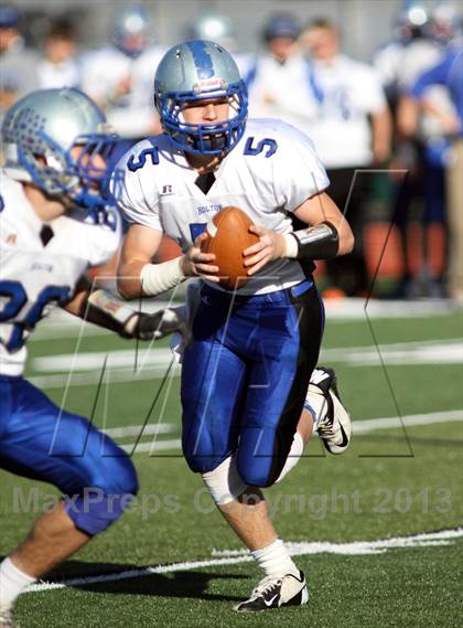 Thumbnail 3 in Holton vs Mulvane (KSHSAA 4A Regional Playoff) photogallery.