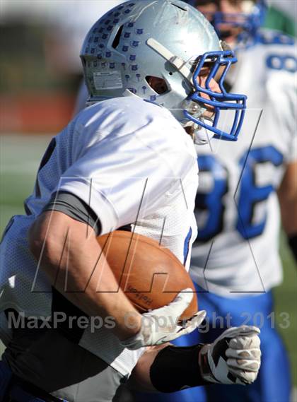 Thumbnail 2 in Holton vs Mulvane (KSHSAA 4A Regional Playoff) photogallery.