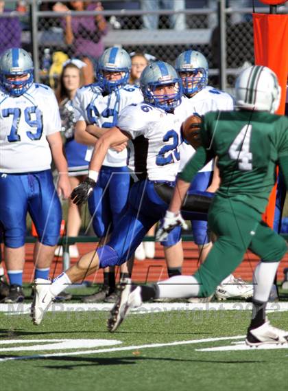 Thumbnail 3 in Holton vs Mulvane (KSHSAA 4A Regional Playoff) photogallery.