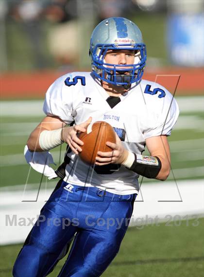 Thumbnail 2 in Holton vs Mulvane (KSHSAA 4A Regional Playoff) photogallery.
