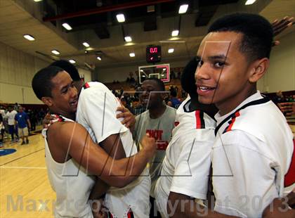 Thumbnail 3 in El Camino Real vs. Westchester (CIF LA City Section D1 Final) photogallery.