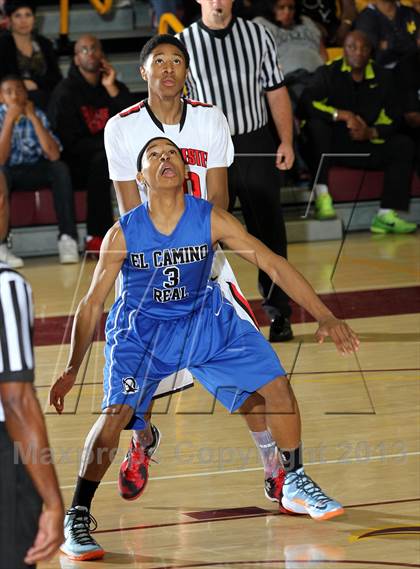 Thumbnail 2 in El Camino Real vs. Westchester (CIF LA City Section D1 Final) photogallery.