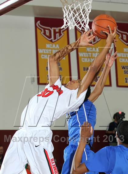 Thumbnail 2 in El Camino Real vs. Westchester (CIF LA City Section D1 Final) photogallery.