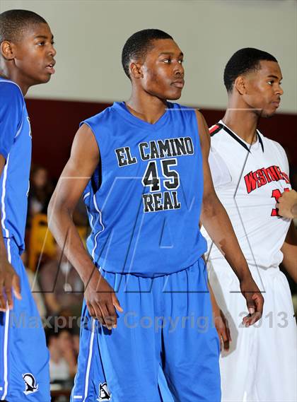 Thumbnail 2 in El Camino Real vs. Westchester (CIF LA City Section D1 Final) photogallery.