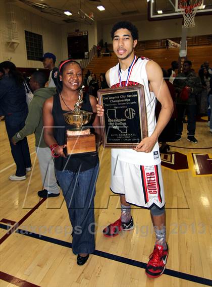 Thumbnail 3 in El Camino Real vs. Westchester (CIF LA City Section D1 Final) photogallery.
