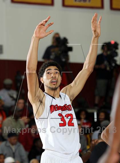 Thumbnail 2 in El Camino Real vs. Westchester (CIF LA City Section D1 Final) photogallery.