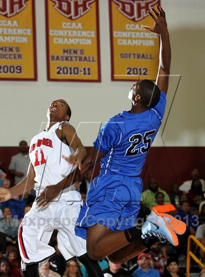 Thumbnail 3 in El Camino Real vs. Westchester (CIF LA City Section D1 Final) photogallery.