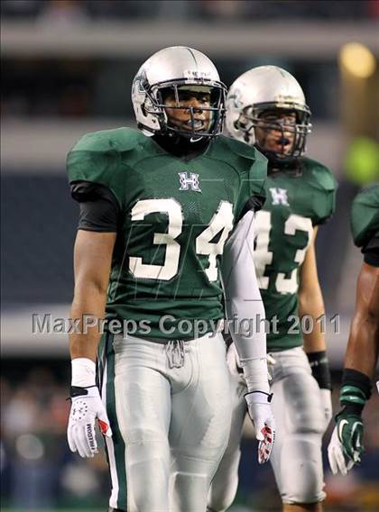 Thumbnail 1 in Fort Bend Hightower vs. Carroll (UIL 5A Division 1 Final) photogallery.