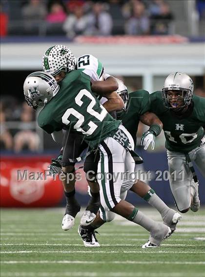 Thumbnail 3 in Fort Bend Hightower vs. Carroll (UIL 5A Division 1 Final) photogallery.