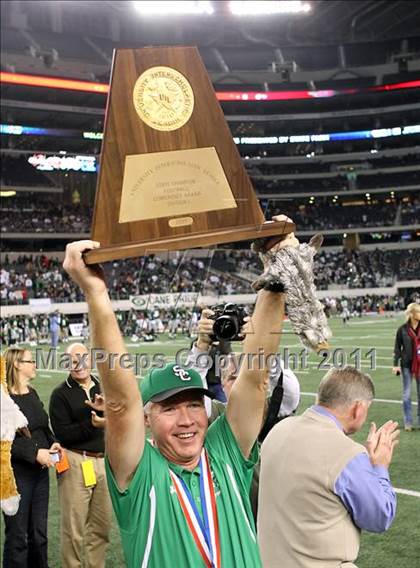 Thumbnail 2 in Fort Bend Hightower vs. Carroll (UIL 5A Division 1 Final) photogallery.