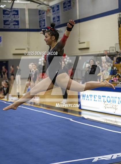 Thumbnail 1 in WIAA Badger Conference (Floor) photogallery.