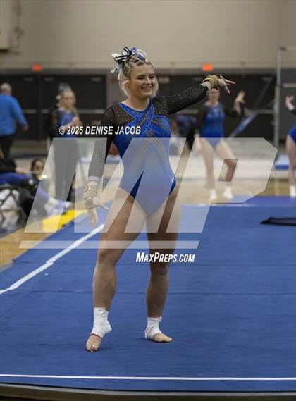 Thumbnail 1 in WIAA Badger Conference (Floor) photogallery.