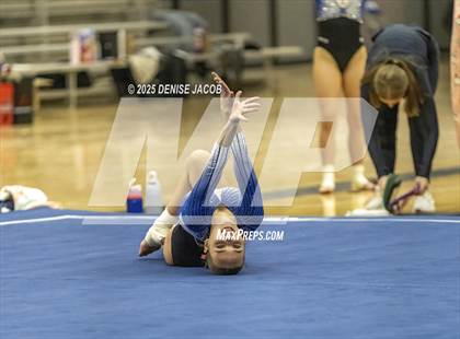 Thumbnail 1 in WIAA Badger Conference (Floor) photogallery.