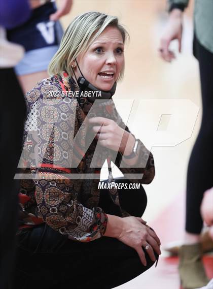 Thumbnail 3 in Valor Christian @ Regis Jesuit photogallery.