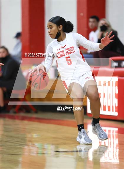 Thumbnail 3 in Valor Christian @ Regis Jesuit photogallery.