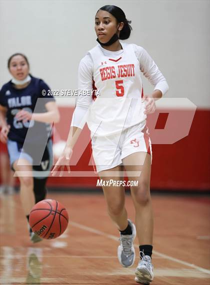 Thumbnail 3 in Valor Christian @ Regis Jesuit photogallery.