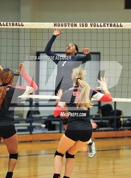 Thumbnail 2 in Bellaire @ Lamar photogallery.
