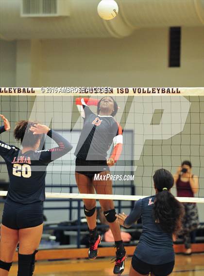 Thumbnail 1 in Bellaire @ Lamar photogallery.